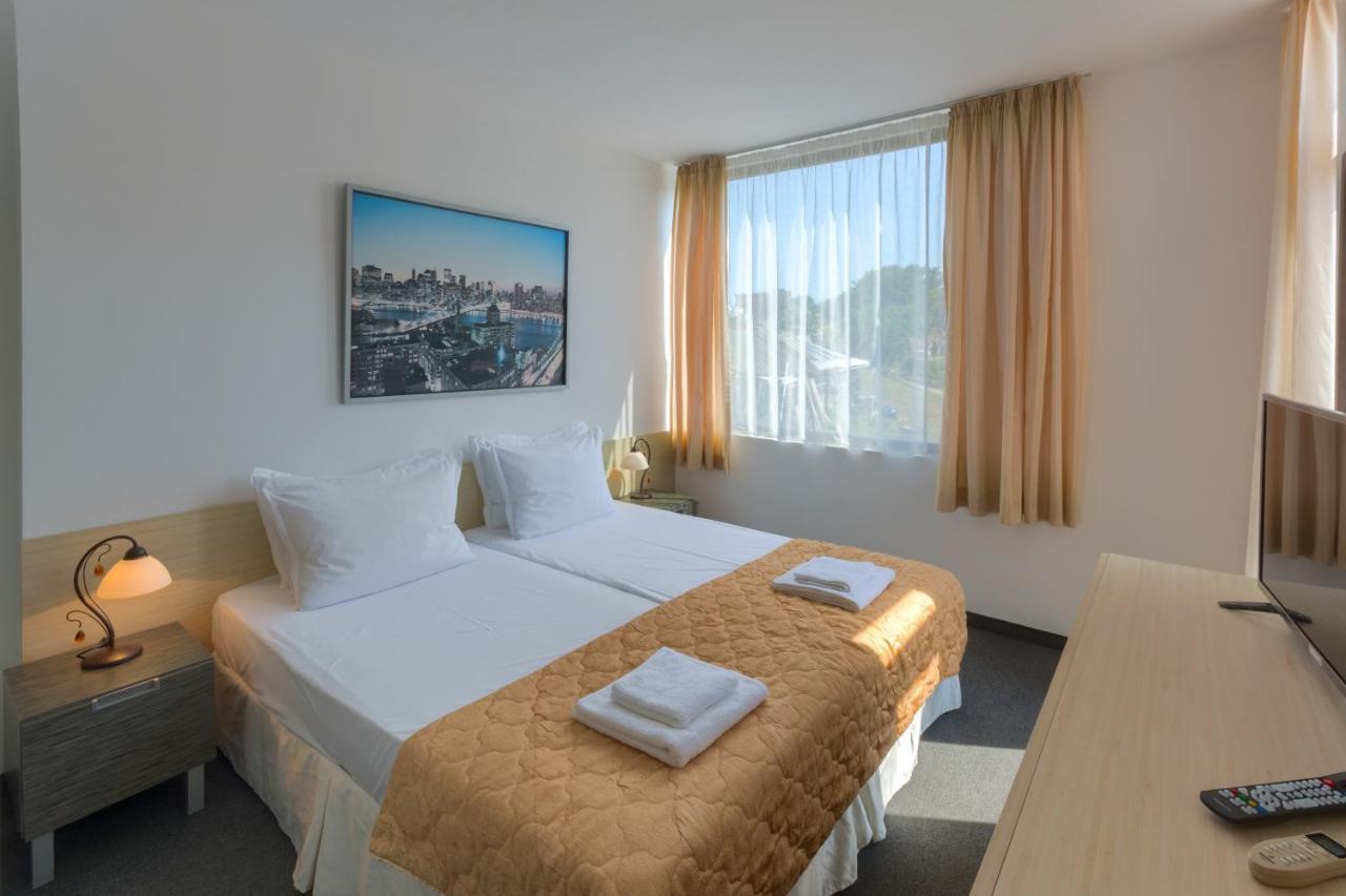 Hotel Odyssey โซโซโปล ภายนอก รูปภาพ